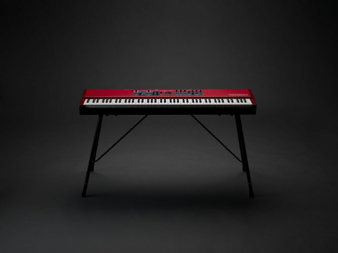 Nord Piano 5 - Cea mai recentă ediție a seriei premiate de piane digitale de scena