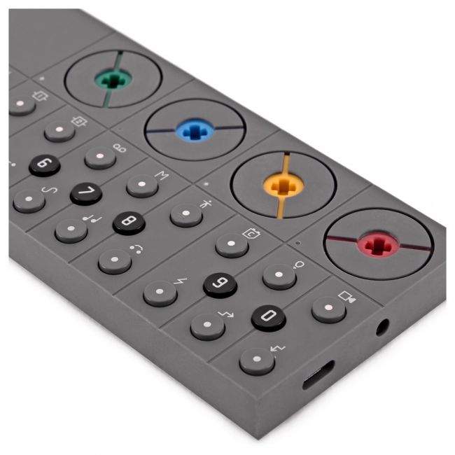 Teenage Engineering OP-Z - Sintetizator