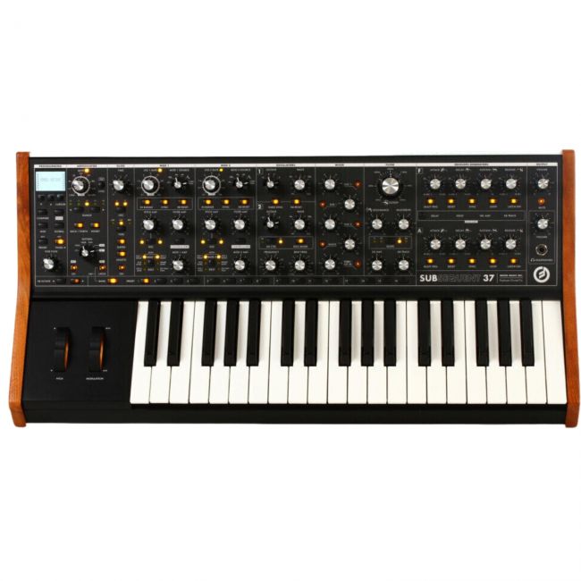 Inchiriere - MOOG Subsequent 37, sintetizator