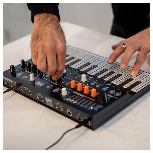 Arturia MicroFreak - Sintetizator Hibrid