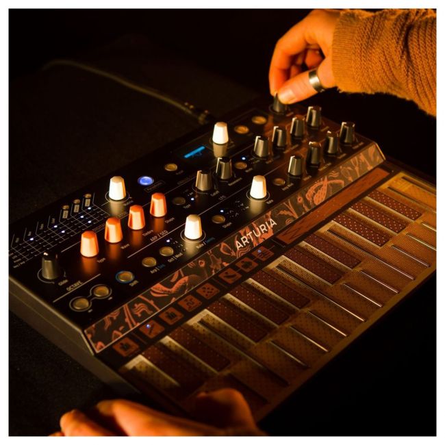 Arturia MicroFreak - Sintetizator Hibrid