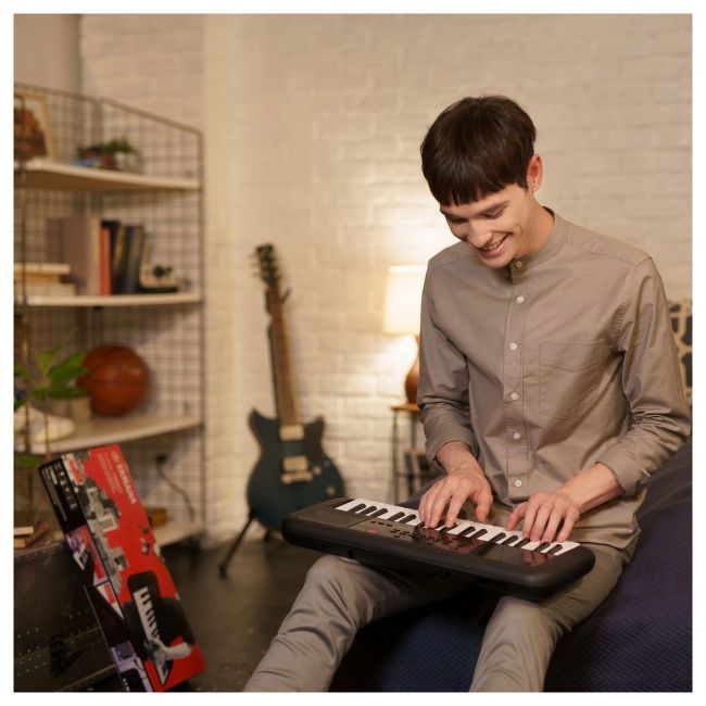 Yamaha PSS-A50 - Orga electronica cu 37 de clape (mini) 42 de sunete, arpegiator